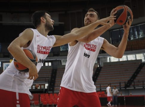 Η φωτογραφία του Μιλουτίνοφ από το… ερυθρόλευκο Μέτσοβο (pic)