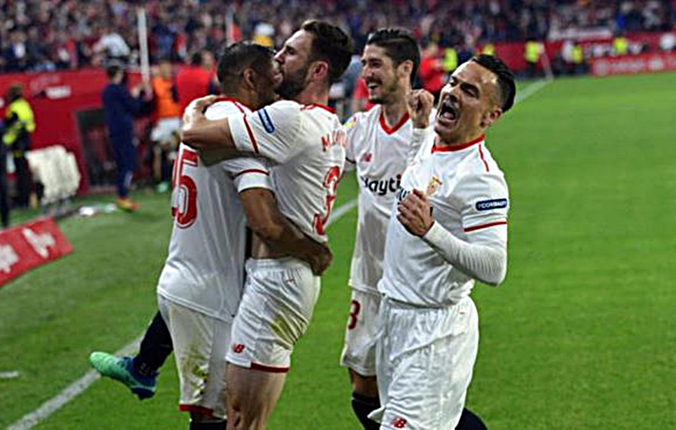 Δύο τετράδες γεμάτες φαβορί