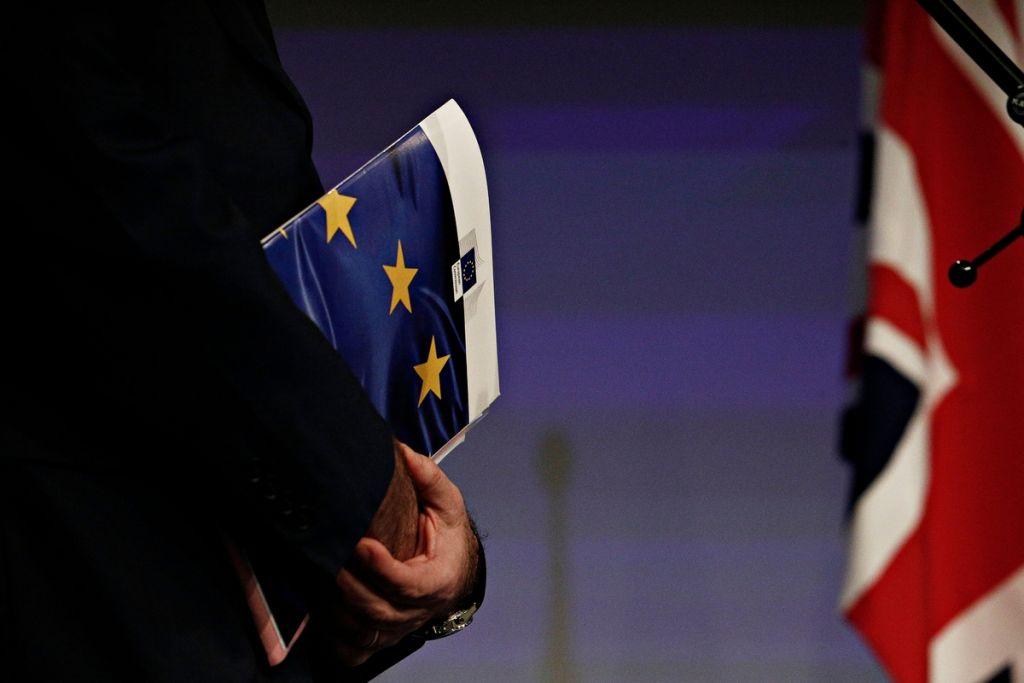 Brexit : Το χαμηλότερο ποσοστό άγγιξε η στήριξη των Βρετανών στη Μέι