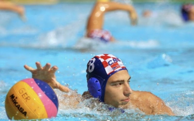 Βουλιαγμένη : «Τέλος από τον πάγκο ο Κοκκινάκης, ανακοίνωσε Μπούχα για την περιφέρεια»