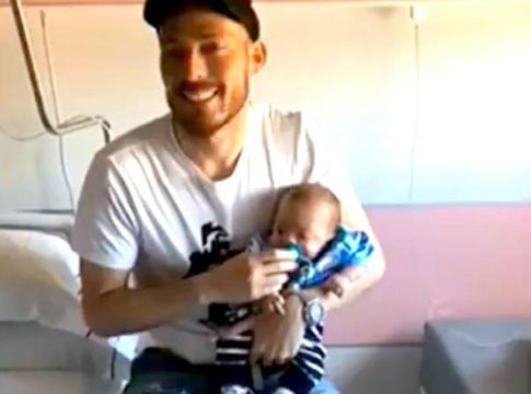 Έκανε τατουάζ τον γιο του ο Νταβίντ Σίλβα (pic)