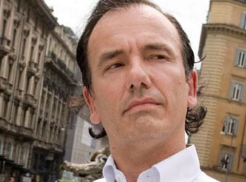 Τομάσο Ντεμπενεντέτι: Αυτός είναι ο Ιταλός δημοσιογράφος που «πέθανε» τον Κώστα Γαβρά