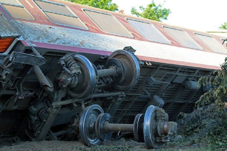Εκτροχιασμός τρένου στη Λαμία – Δύο τραυματίες [Εικόνες]
