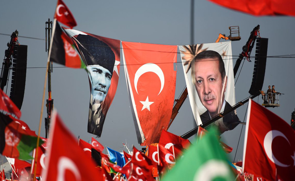 Καταρρέει η Τουρκία – Έτοιμη για να «τρέξει» στο ΔΝΤ και για επιβολή capital controls