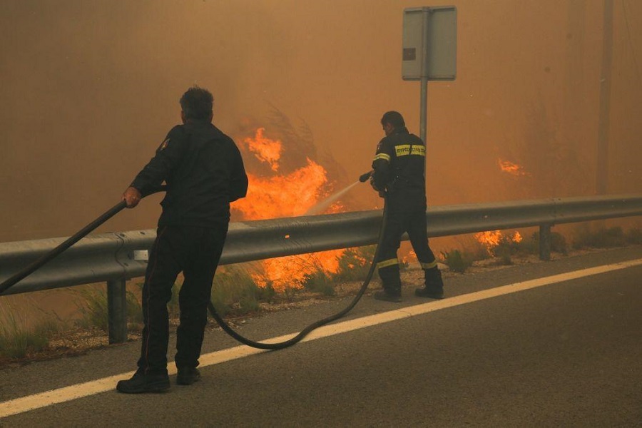 Τρεις συλλήψεις για εμπρησμούς σε Αττική και Ορεστιάδα