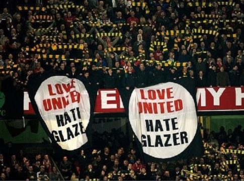 Διαμαρτυρία… από αέρος ετοιμάζουν οι οπαδοί της Γιουνάιτεντ