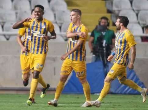 Βήμα πρόκρισης για ΑΠΟΕΛ και ΑΕΚ Λάρνακας