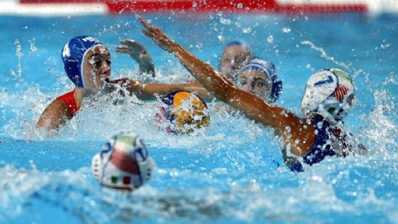 Περίπατος της Εθνικής Νεανίδων στην πρεμιέρα του Παγκόσμιου