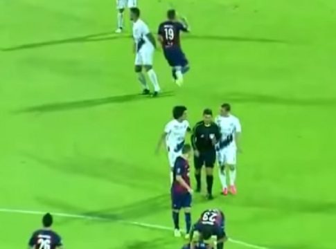 Αποβλήθηκε για «εγκληματικό» μαρκάρισμα και στη συνέχεια κλότσησε αντίπαλο (vid)