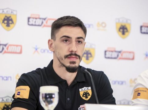 Σιμόες : «Με την ΑΕΚ οι καλύτερες στιγμές της καριέρας μου»