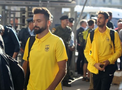 ΠΑΟΚ – Αρης: Με κιτρινόμαυρη φόρμα στην Τούμπα ο Καρυπίδης (vid)
