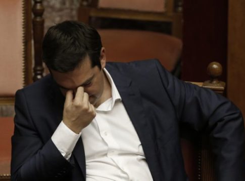 Συντάξεις, αναδρομικά και κοινωνικό μέρισμα στο δρόμο προς τις κάλπες
