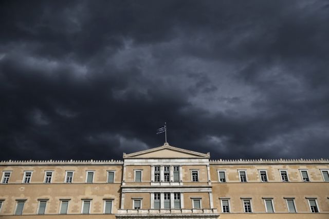 Διάλυση κοινοβουλευτικών ομάδων και αποσχιστικές τάσεις με φόντο τις εκλογές