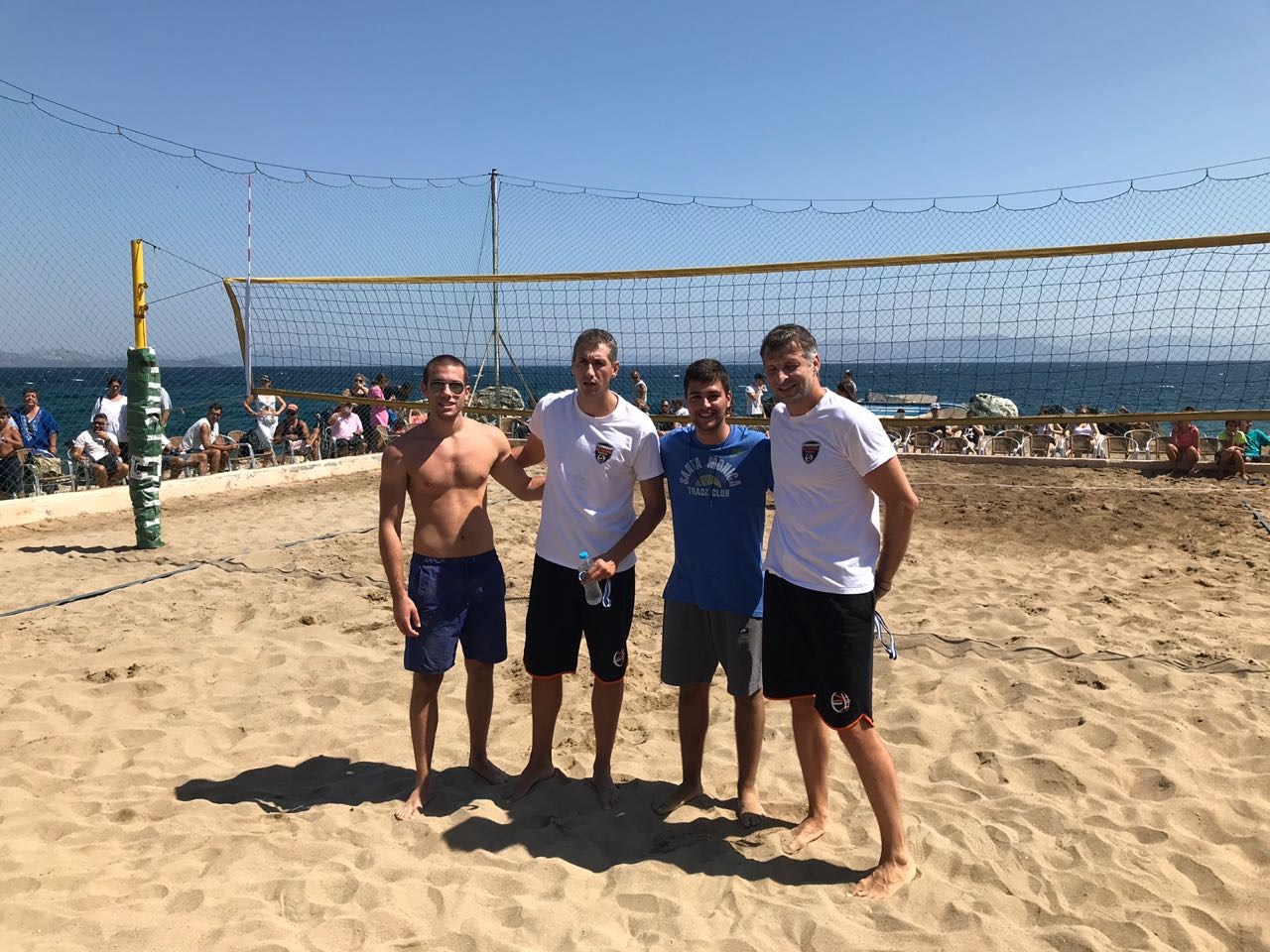 Διαμαντίδης, Παπαλουκάς έπαιξαν beach volley στο Μάτι (pics)