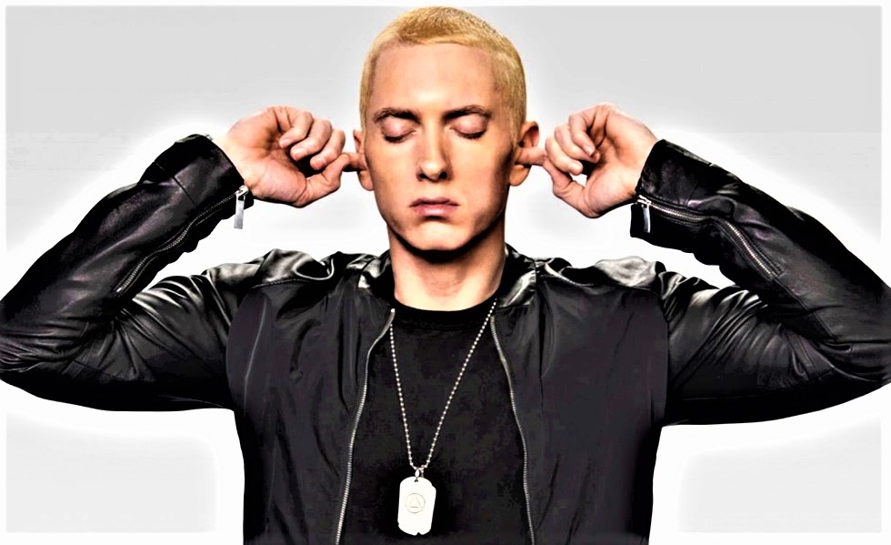Ο Eminem τρελαίνει τον κόσμο με το «Kamikaze»