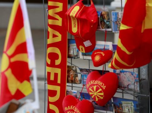 Σε πυρετό δημοψηφίσματος τα Σκόπια: Πιέσεις της Δύσης και «θρίλερ» στις δημοσκοπήσεις