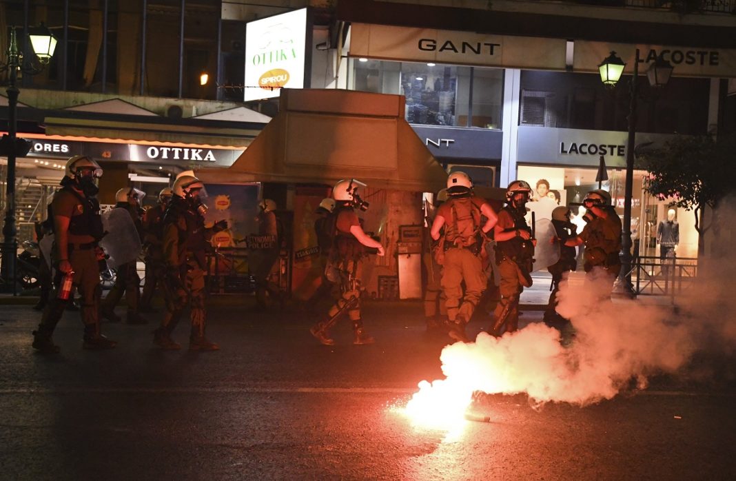 Μαχαιριές, ξύλο και τραυματίες σε μάχη οπαδών στη Θεσσαλονίκη! | to10.gr Μαχαιριές, ξύλο και τραυματίες σε μάχη οπαδών στη Θεσσαλονίκη! | to10.gr