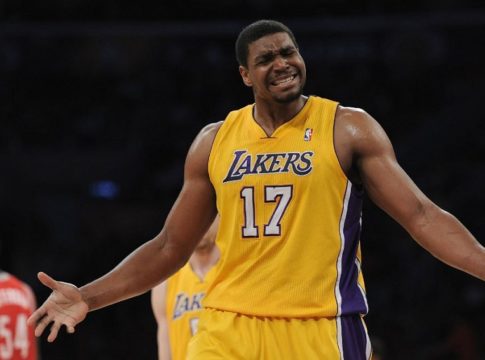 Προσπάθειες του Άντριου Μπάινουμ να βρει ομάδα στο NBA