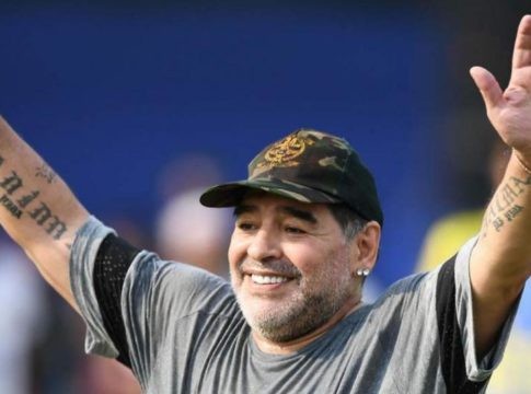 Μαραντόνα: «Δεν είναι ηγέτης ο Μέσι, πηγαίνει 20 φορές στην τουαλέτα πριν το ματς»