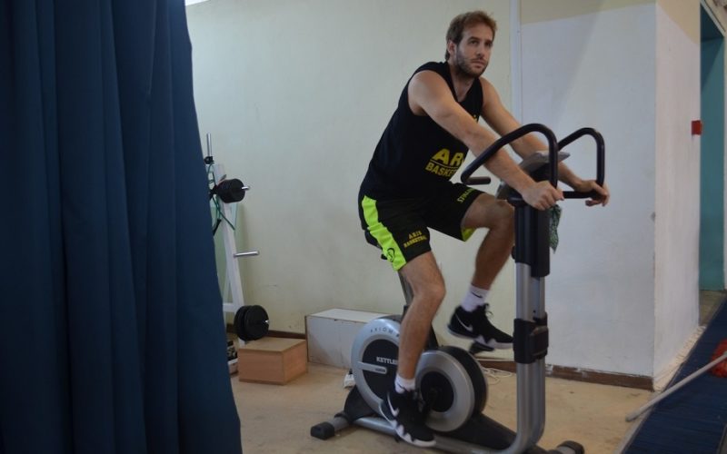 Νοκ άουτ ΜακΓκι και Βεργίνης