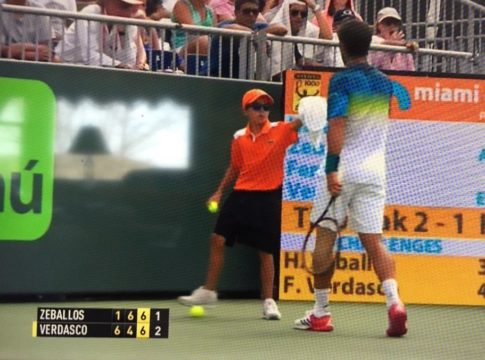 Απαράδεκτος ο Βερντάσκο, έβαλε τις φωνές σε ball boy (vid)