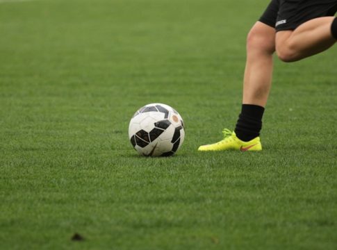 Ποδοσφαιριστές ξυλοκόπησαν διαιτητή στην Ινδονησία