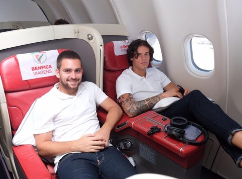 To ταξίδι και η άφιξη της Μπενφίκα στην Ελλάδα (pics & vid)