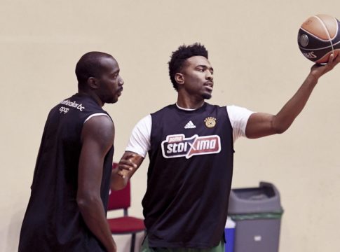 Λάσμε, Λάνγκφορντ και Τόμας απαντούν σε κουίζ για τον… Μακαμπιναϊκό!