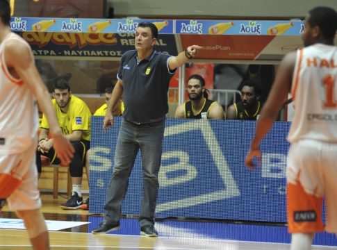 Αγγέλου : «Δεν μπήκαμε στο ματς, ο Γουλιέλμος ντράπηκε για την εικόνα μας»