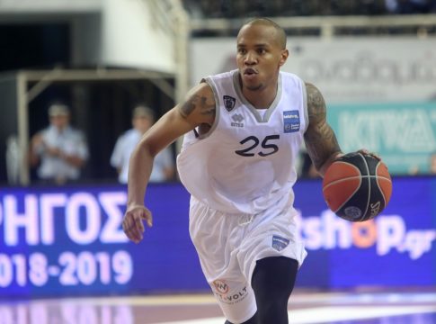 Με 10 παίκτες ο ΠΑΟΚ απέναντι στην ΑΕΚ