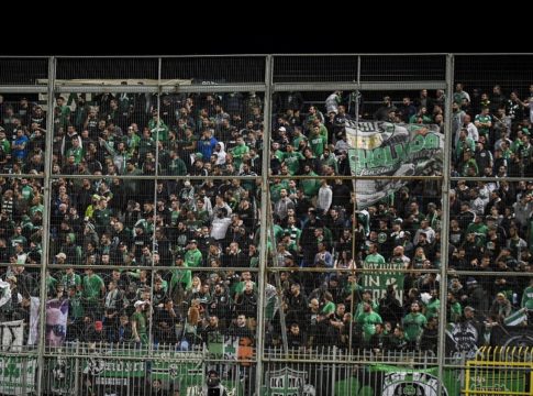 Πανό των οπαδών του Παναθηναϊκού κατά του Γιάννη Αλαφούζου στην Τρίπολη