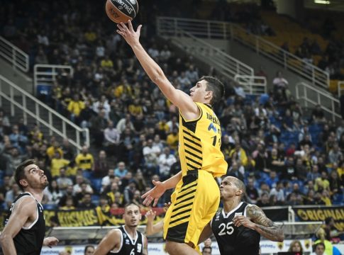 Λαρεντζάκης: «Δεν είναι καλό να συγκρίνουμε την περσινή με την φετινή ομάδα»