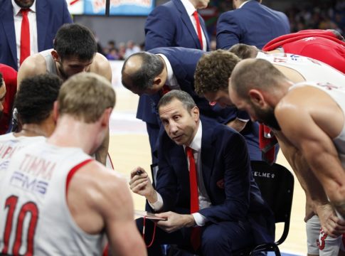 H επική ομιλία του Μπλατ μετά το διπλό στη Βιτόρια (vid)