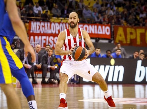 Σπανούλης υψώνει, Μιλουτίνοφ σκοράρει! (vid)