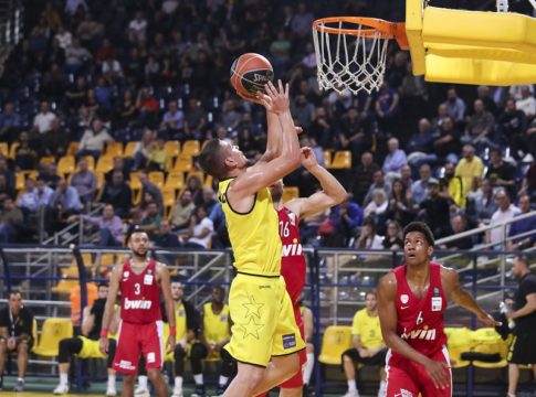 Φλιώνης : «Στις κρίσιμες στιγμές μέτρησε η εμπειρία του Ολυμπιακού»