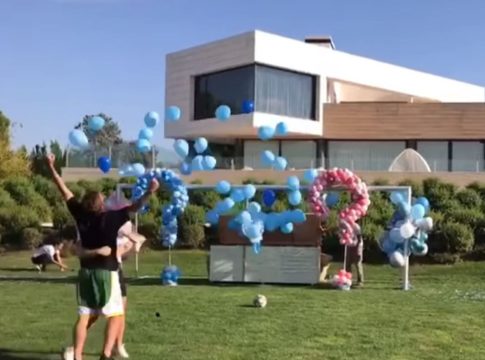 O Γκριεζμάν σούταρε κι έμαθε ότι θα αποκτήσει γιο (vid)