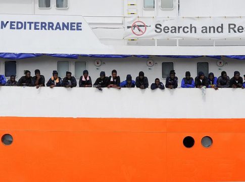 Επίθεση ακροδεξιών στα γραφεία της SOS Mediterranee