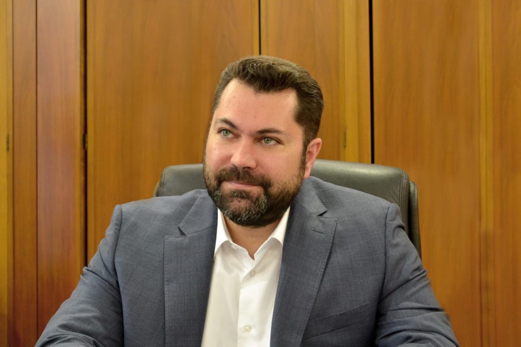Τις παραιτήσεις Κωστόπουλου και Θαλασσινού από τη διοίκηση της ΕΡΤ ζητά ο Λευτέρης Κρέτσος | to10.gr Τις παραιτήσεις Κωστόπουλου και Θαλασσινού από τη διοίκηση της ΕΡΤ ζητά ο Λευτέρης Κρέτσος | to10.gr
