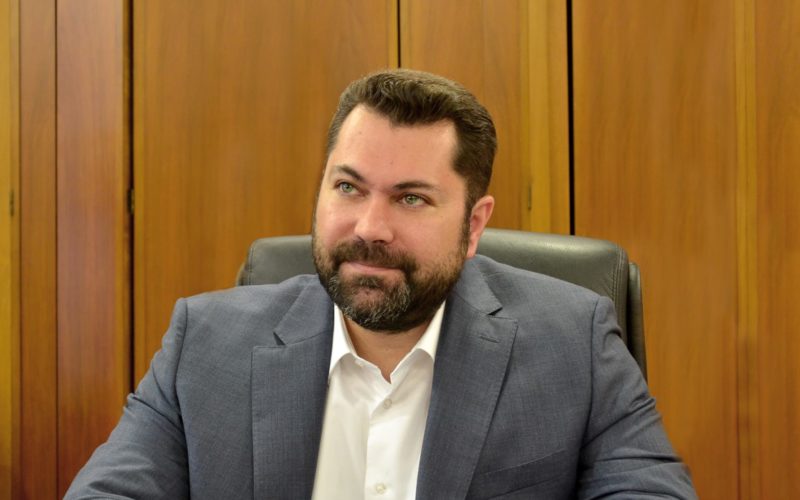 Τις παραιτήσεις Κωστόπουλου και Θαλασσινού από τη διοίκηση της ΕΡΤ ζητά ο Λευτέρης Κρέτσος