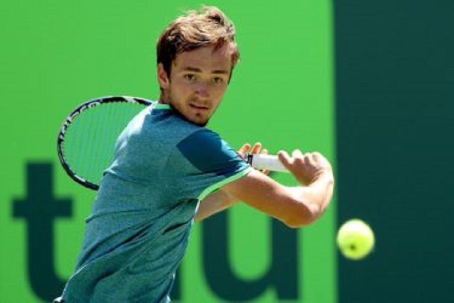 Ισορροπημένο το Τσιτσιπάς – Μεντβέντεφ