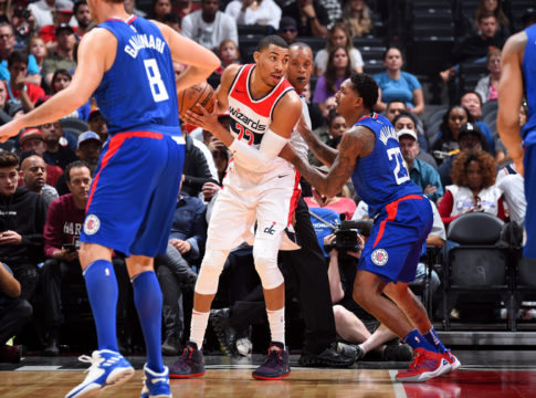 Συντριβή των Γουίζαρντς στο Λος Άντζελες, νίκες για Θάντερ και Τζαζ (vid)