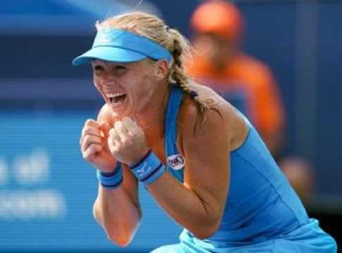 Χωρίς δυσκολία Νισικόρι και Μπέρτενς