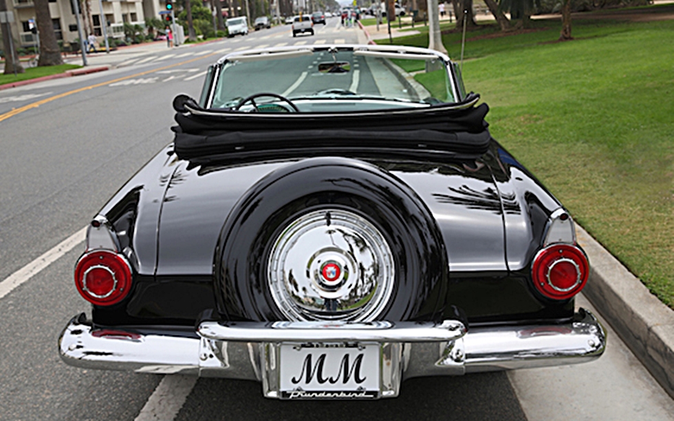 Στο σφυρί το η θρυλική Ford Thunderbird και το βιβλίο προσευχών της Μονρόε