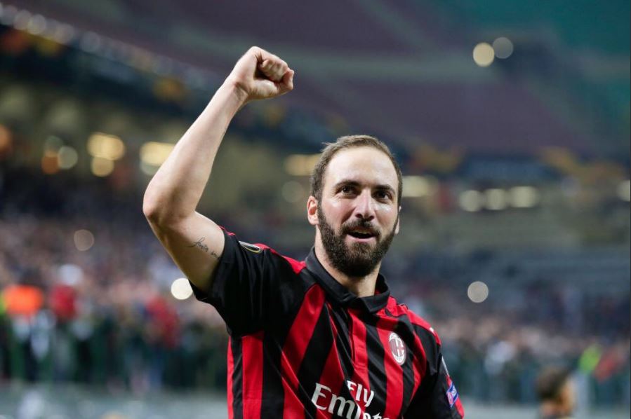 Higuain on fire! Κάποιος να τον σταματήσει, αν μπορεί… (vids)