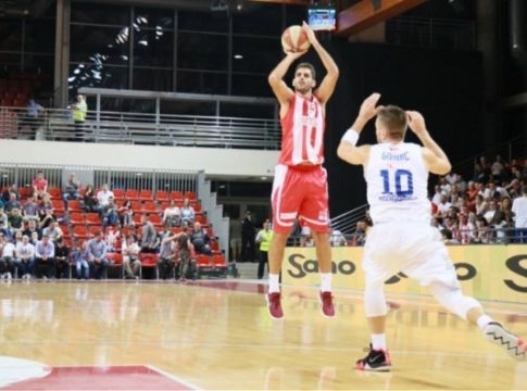 Αποθέωση και ευχές στον Στράτο Περπέρογλου από τον Ερυθρό Αστέρα (pic)
