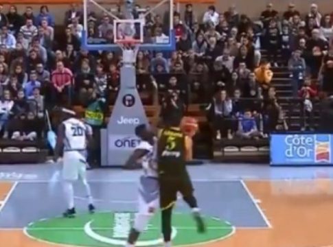 Το απίστευτο buzzer beater του Σάκοτα! (vid)