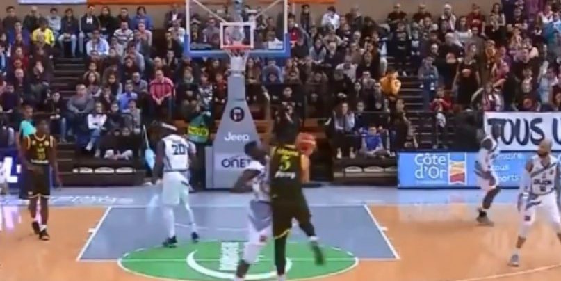 Το απίστευτο buzzer beater του Σάκοτα! (vid)