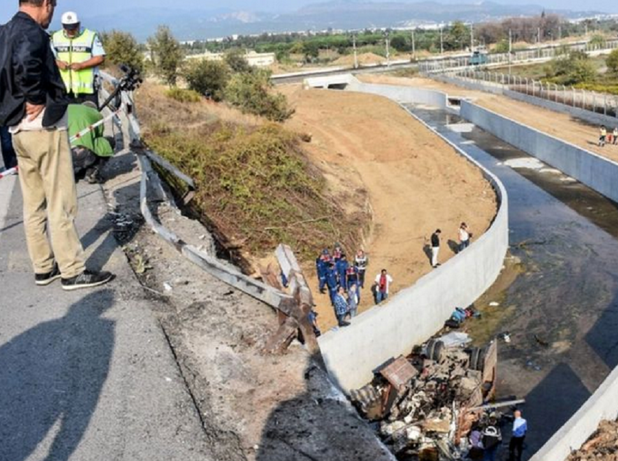 Τουρκία: Τουλάχιστον 19 οι νεκροί από ανατροπή φορτηγού με μετανάστες