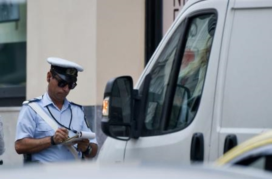 Τροχαία παραβάσεις: Βεβαιώθηκαν 431 παραβάσεις για τη χρήση κινητού μέσα σε τρεις ημέρες