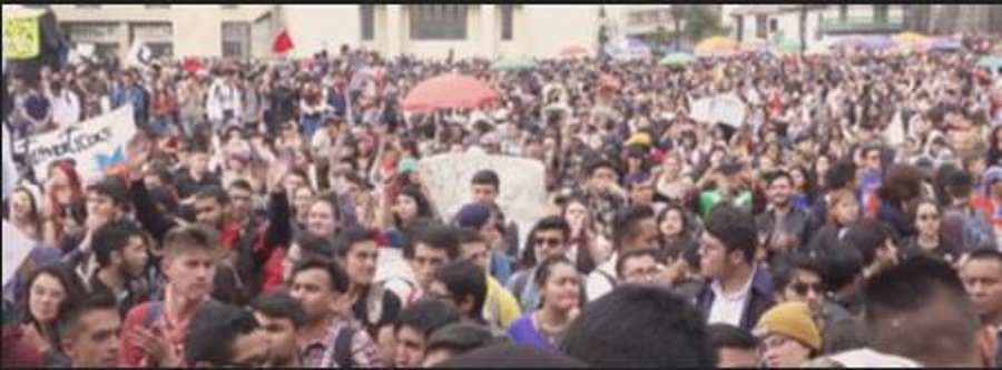 Κολομβία διαδήλωση: Στους δρόμους μαθητές και εκπαιδευτικοί με αίτημα να ενισχυθεί η δημόσια παιδεία